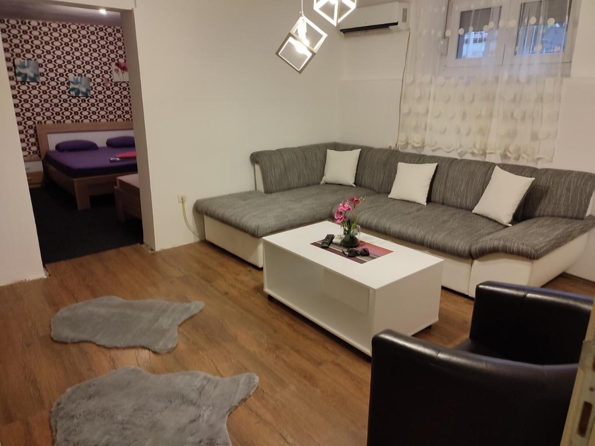 V&J Apartments Podgorica Buitenkant foto