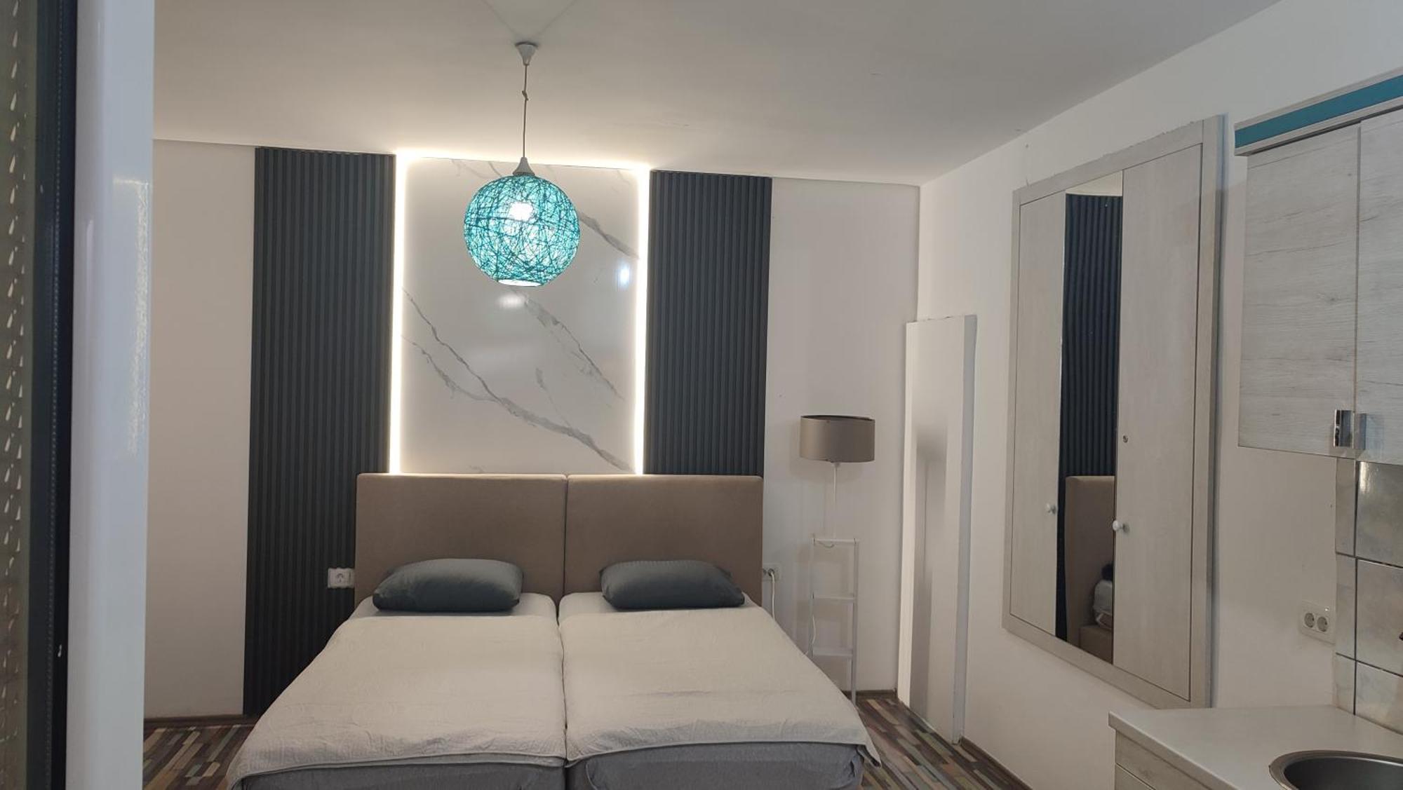 V&J Apartments Podgorica Buitenkant foto